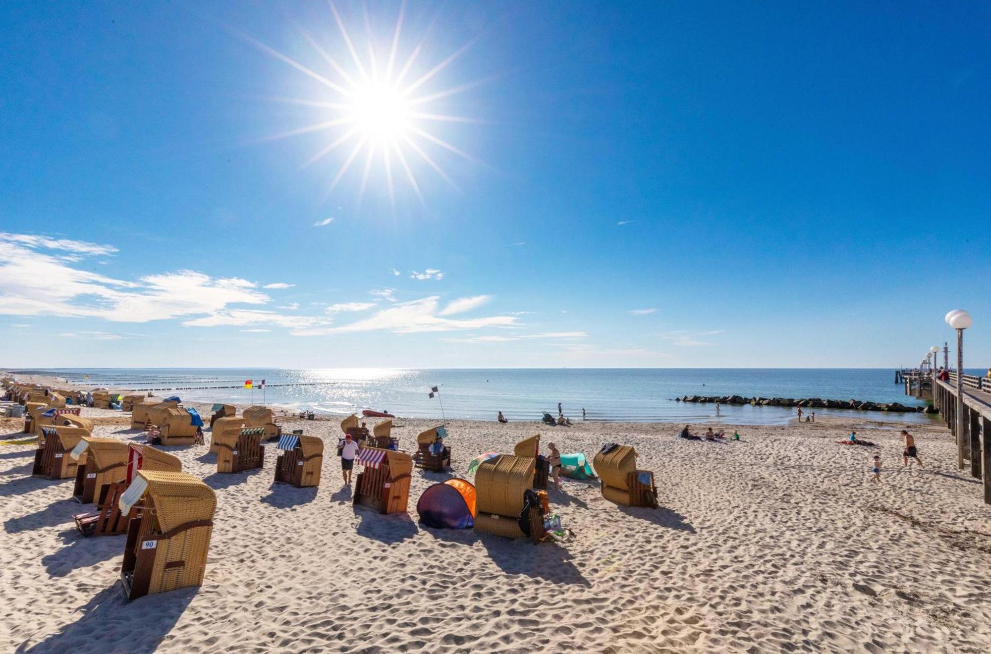 Kleine Freiheit An Der Seebruecke Zingst Buitenkant foto