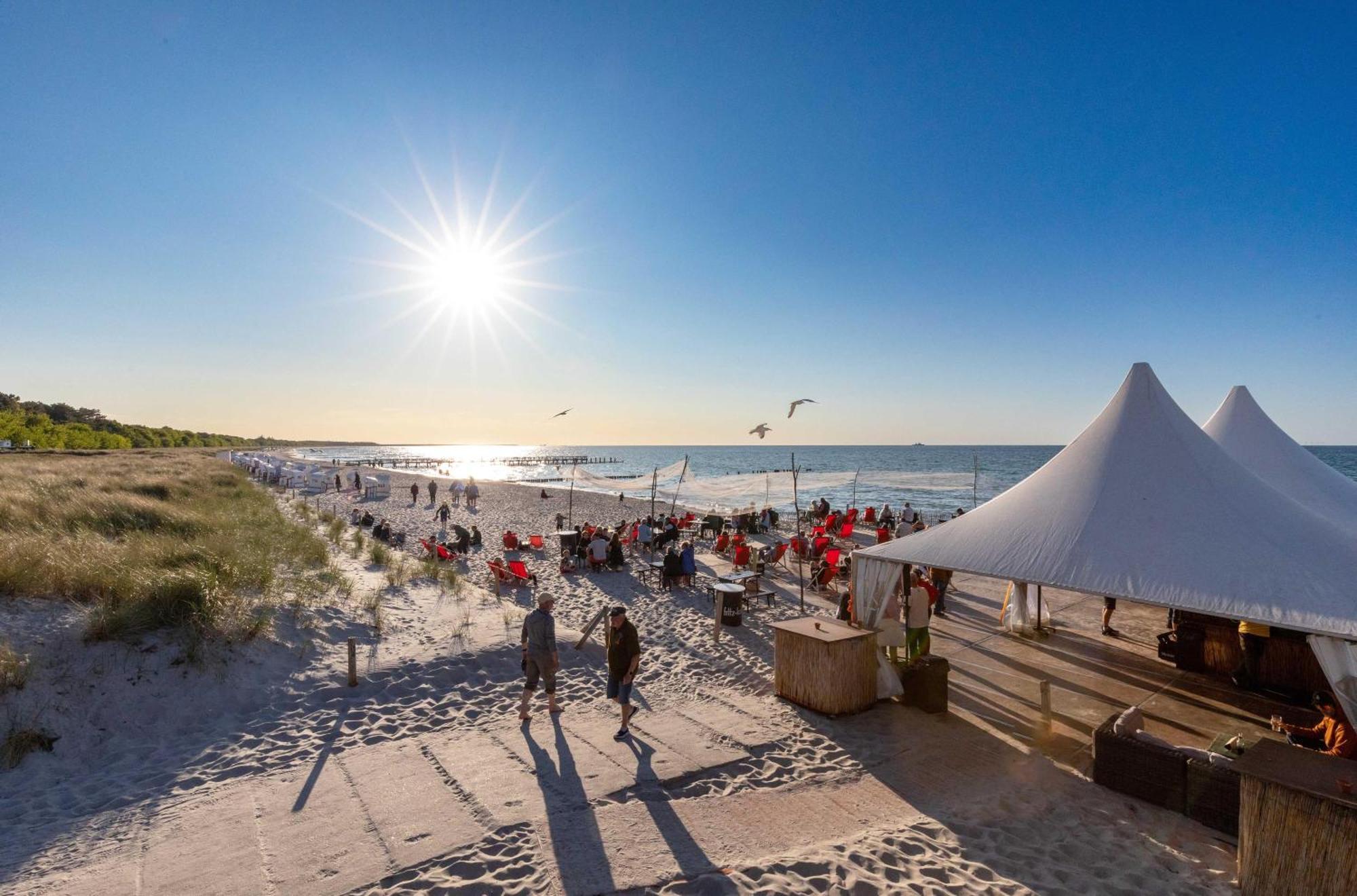 Kleine Freiheit An Der Seebruecke Zingst Buitenkant foto