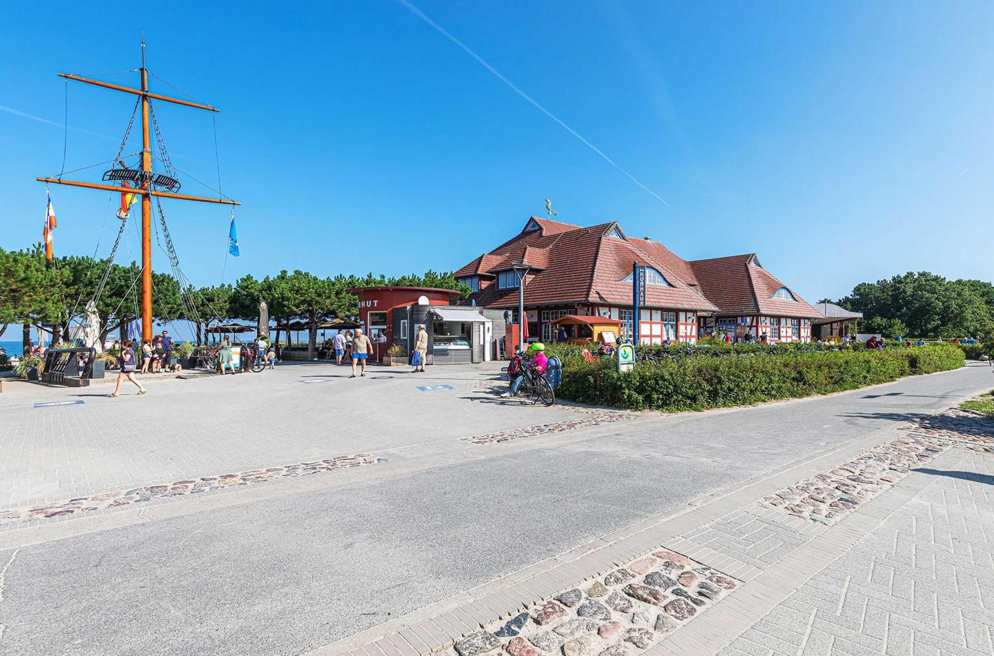 Kleine Freiheit An Der Seebruecke Zingst Buitenkant foto