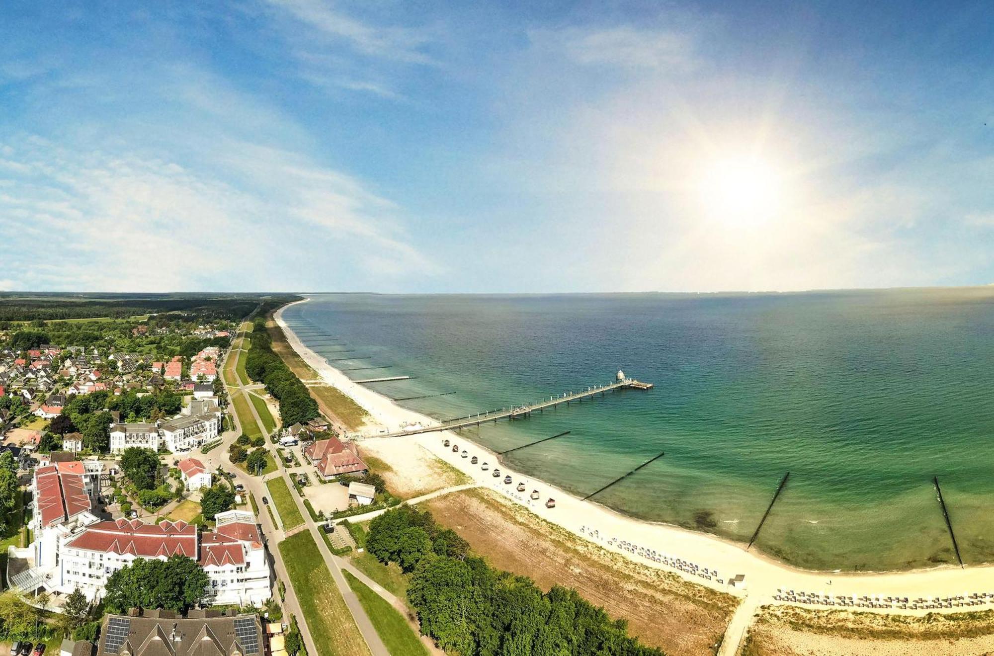 Kleine Freiheit An Der Seebruecke Zingst Buitenkant foto