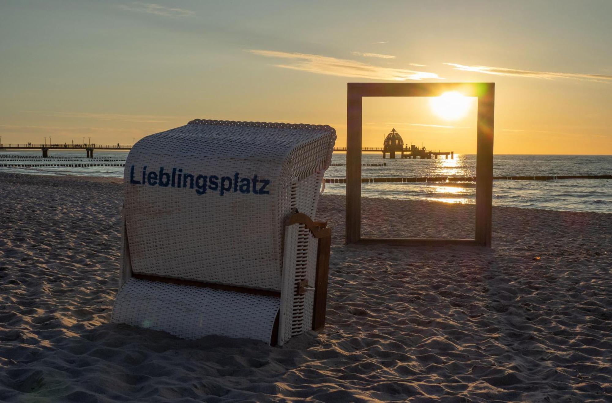 Kleine Freiheit An Der Seebruecke Zingst Buitenkant foto